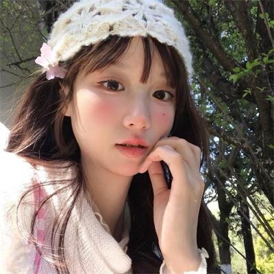 怪物就在我们之间封面